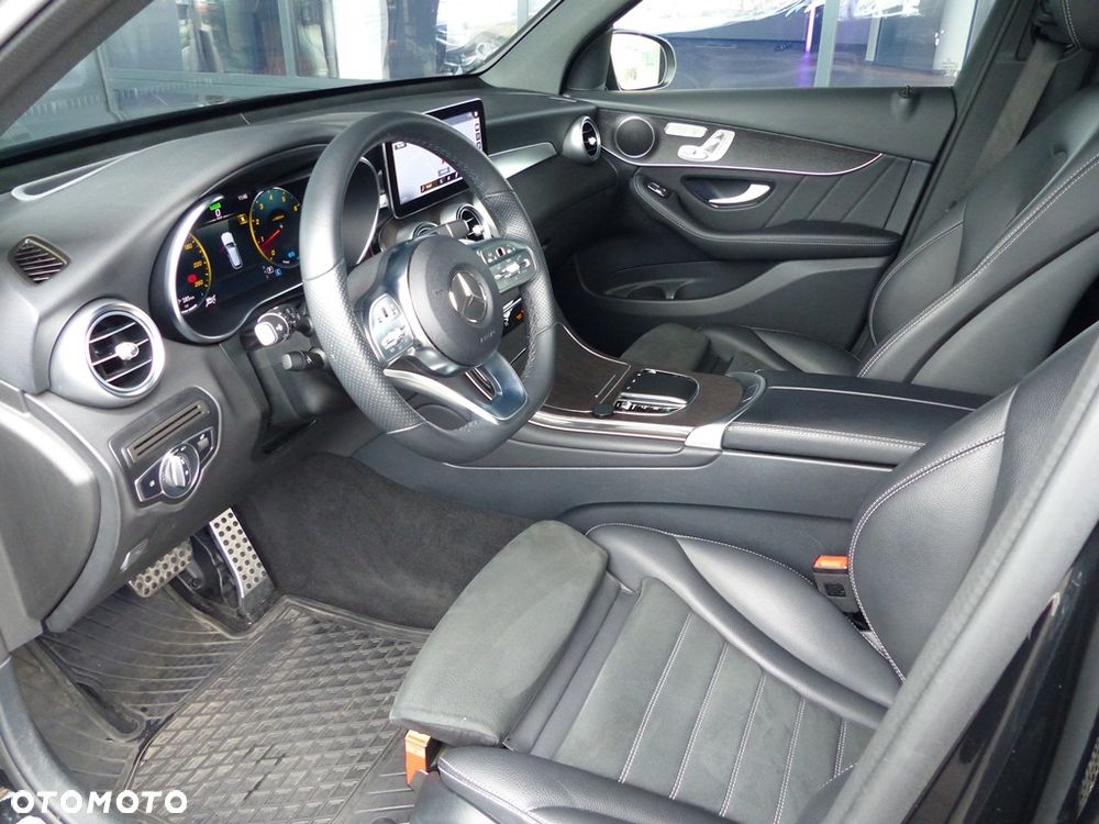 Mercedes-Benz GLC 200 4Matic 9G-TRONIC AMG Line - 12