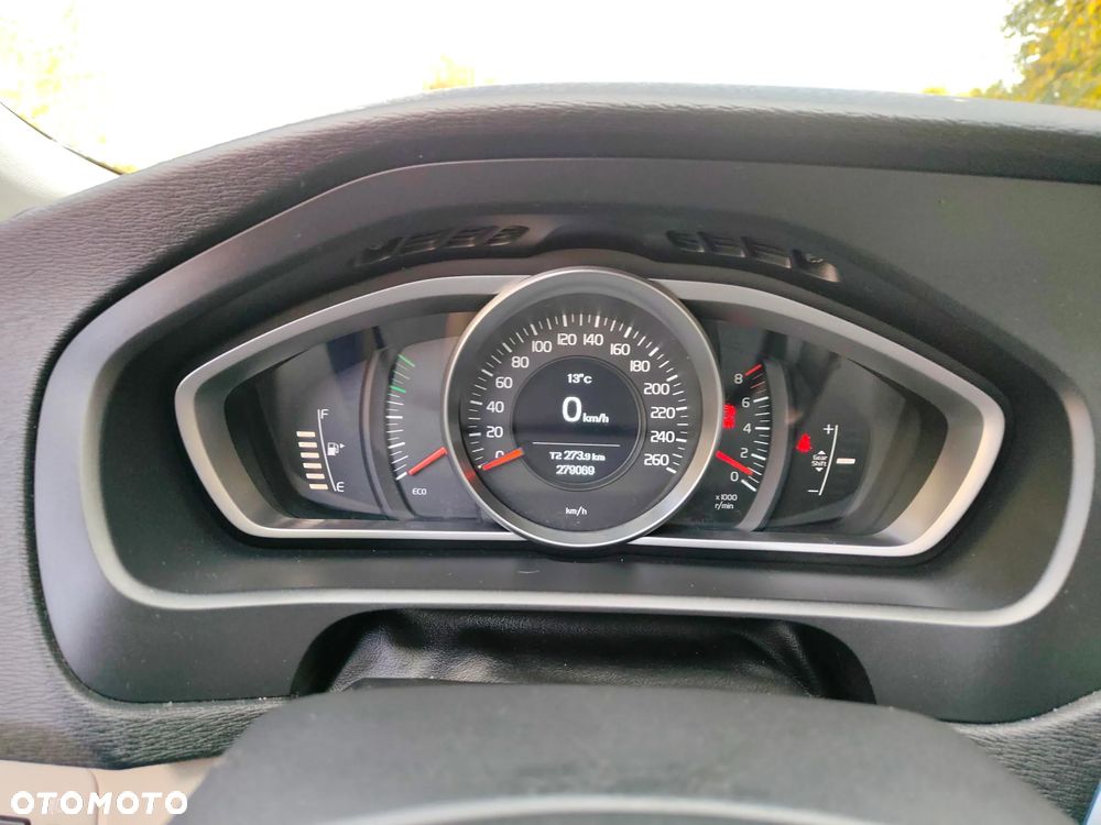 Volvo V40 - 8