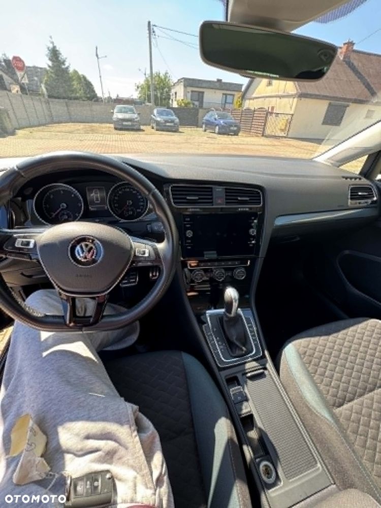 Volkswagen Golf - 8