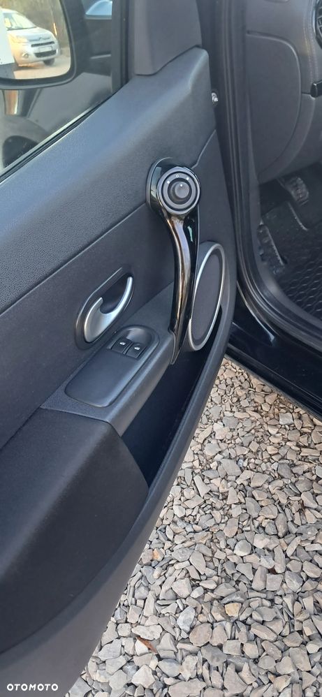 Renault Clio - 17