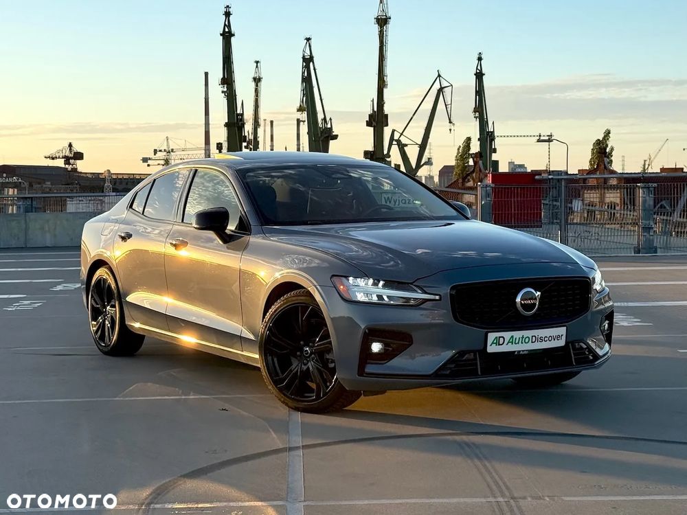 Volvo S60 B5 B AWD Plus Dark - 2