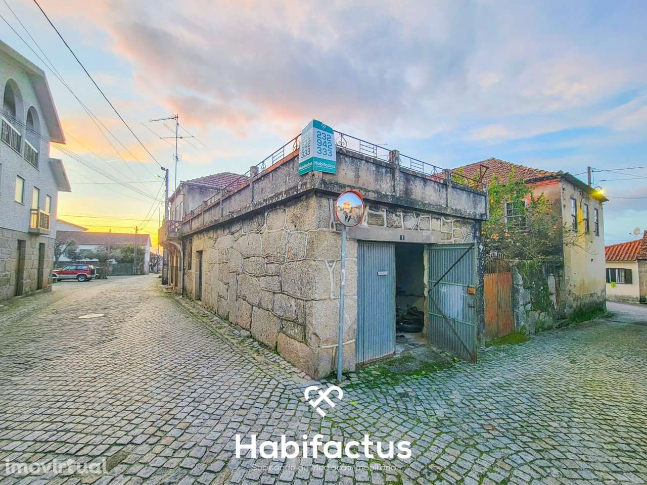 Moradia Isolada T6 para Reconstrução, com Jardim interior privado e Te - Grande imagem: 2/33