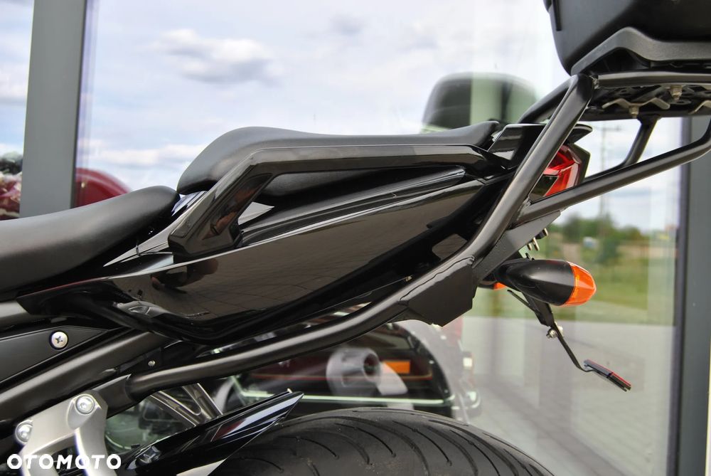 Yamaha FZ - 17