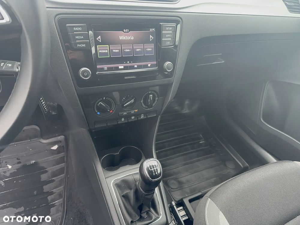 Skoda RAPID 1.0 TSI Ambition - 18