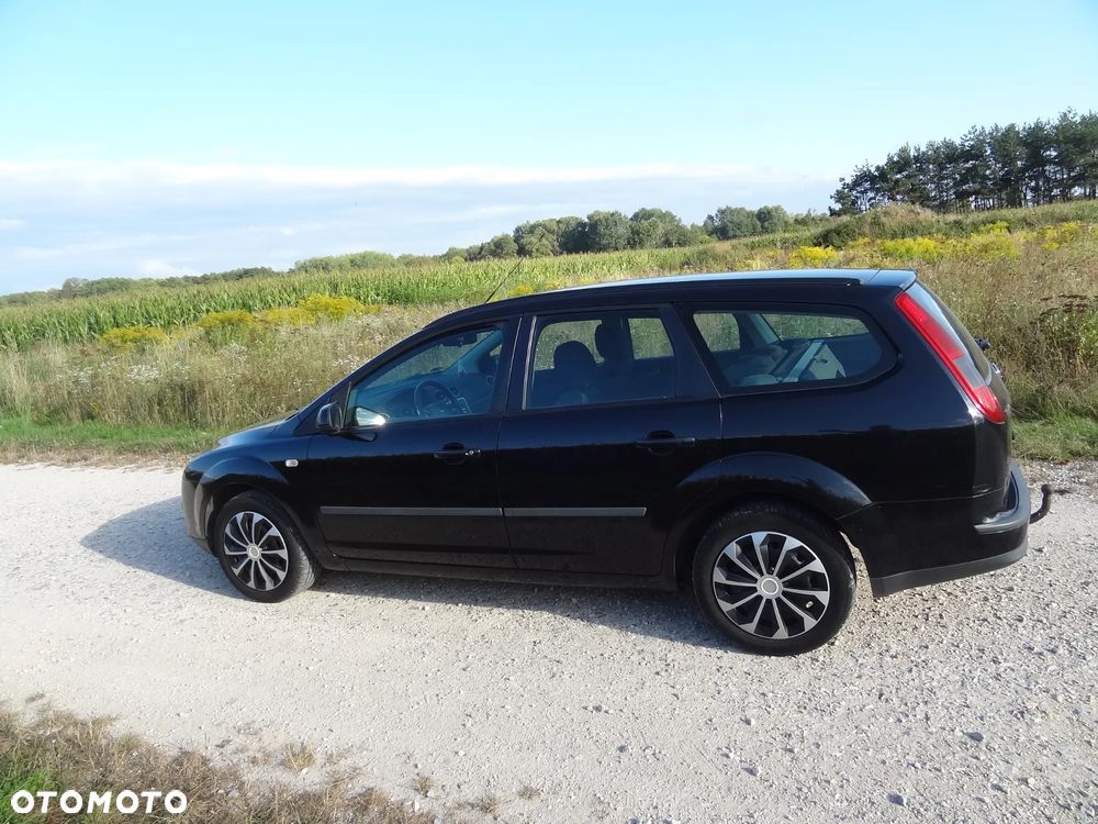 Ford Focus 2.0 Ghia - 4