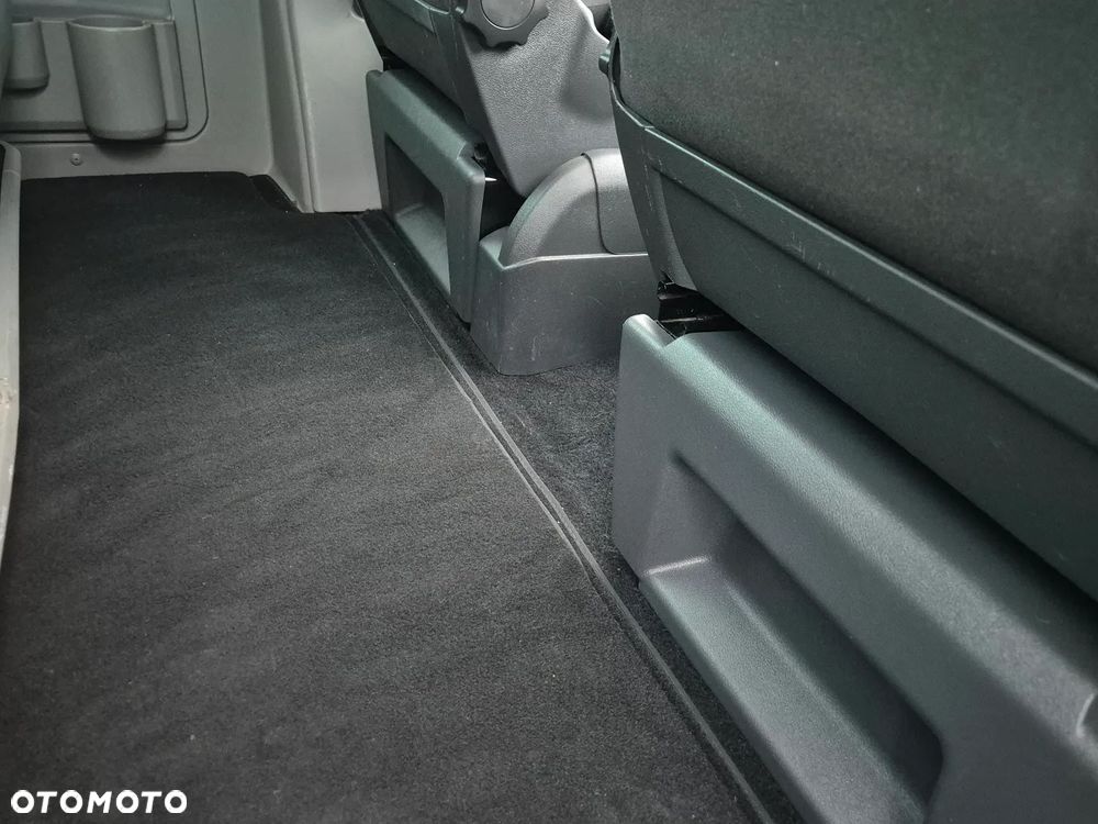 Volkswagen Transporter Caravelle Edition - 15