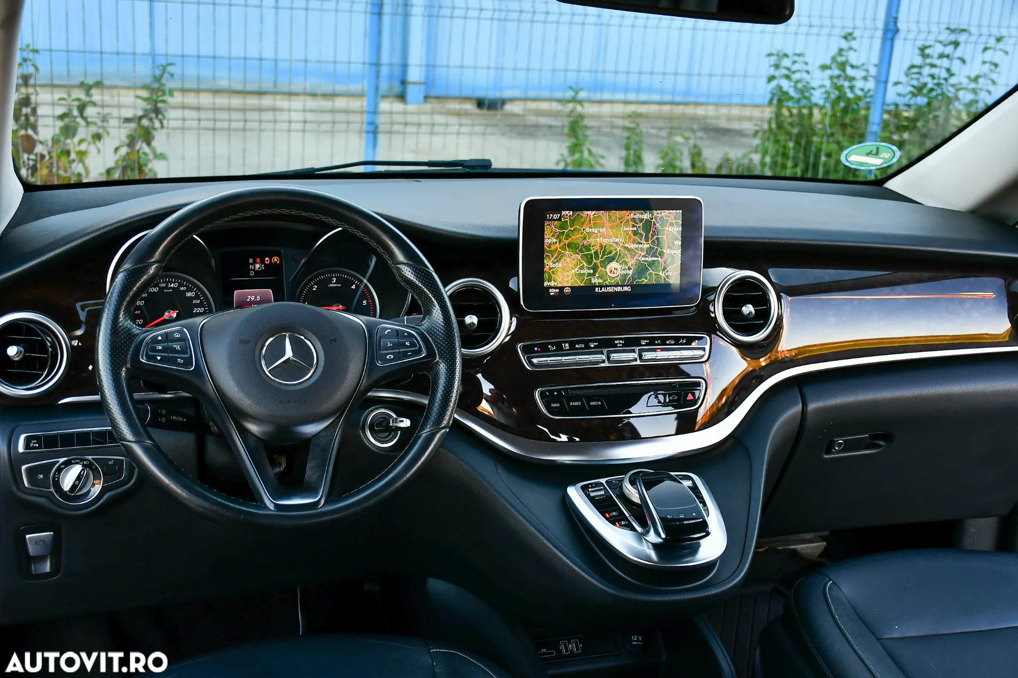 Mercedes-Benz V 250 (BlueTEC) d lang 7G-TRONIC Avantgarde - 2