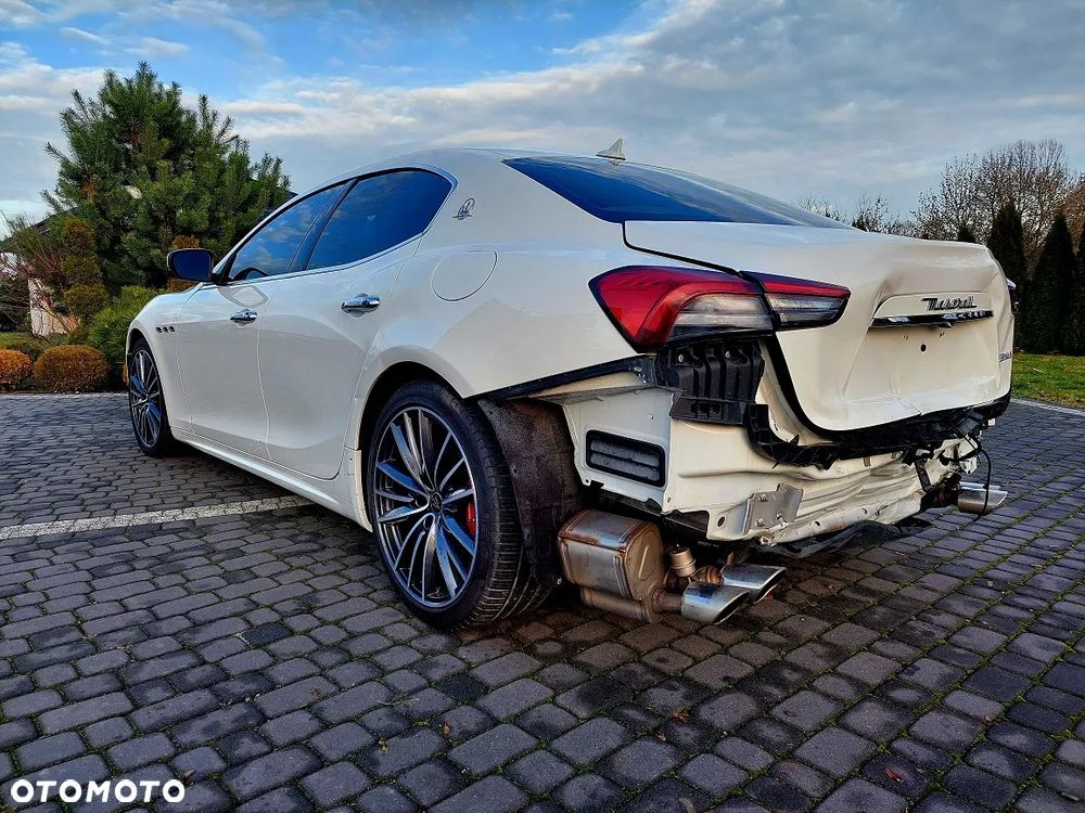 Maserati Ghibli GranSport - 9