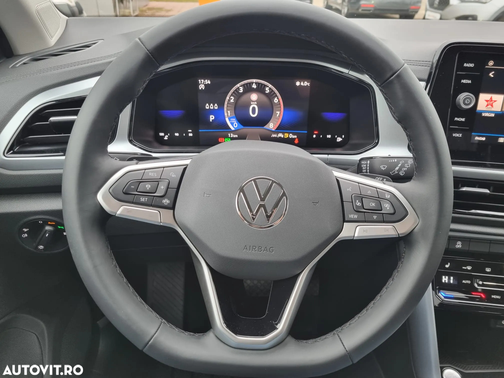 Volkswagen T-ROC 1.5 TSI DSG Advanced - 22