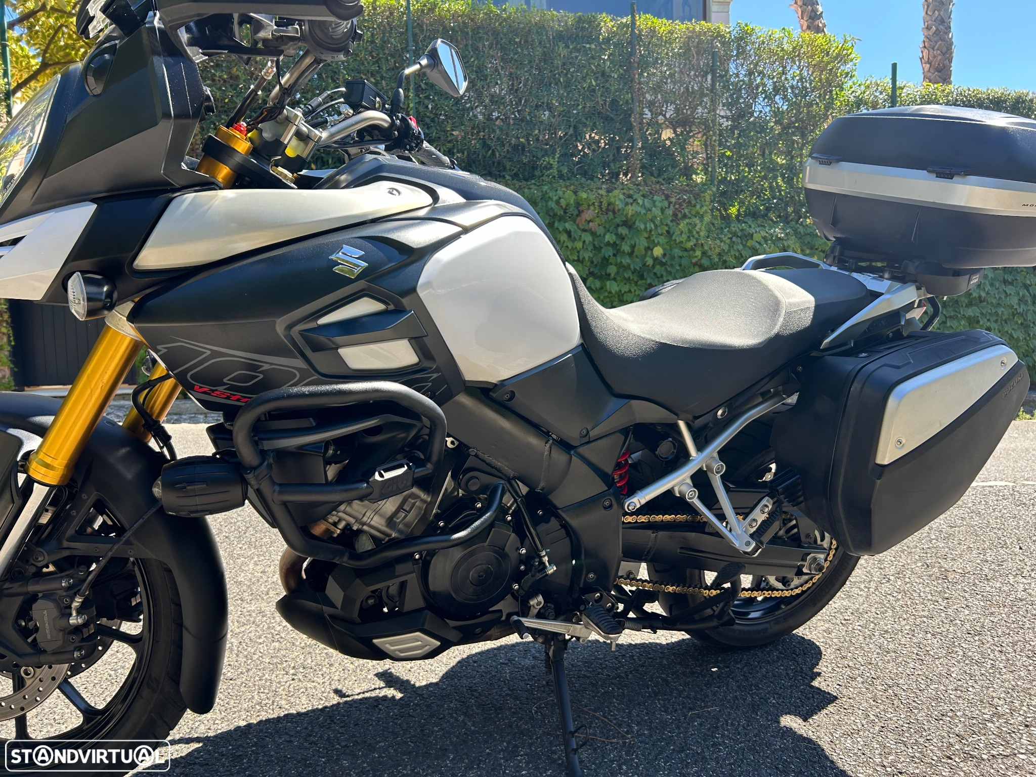 Suzuki V Strom 1000 - 4