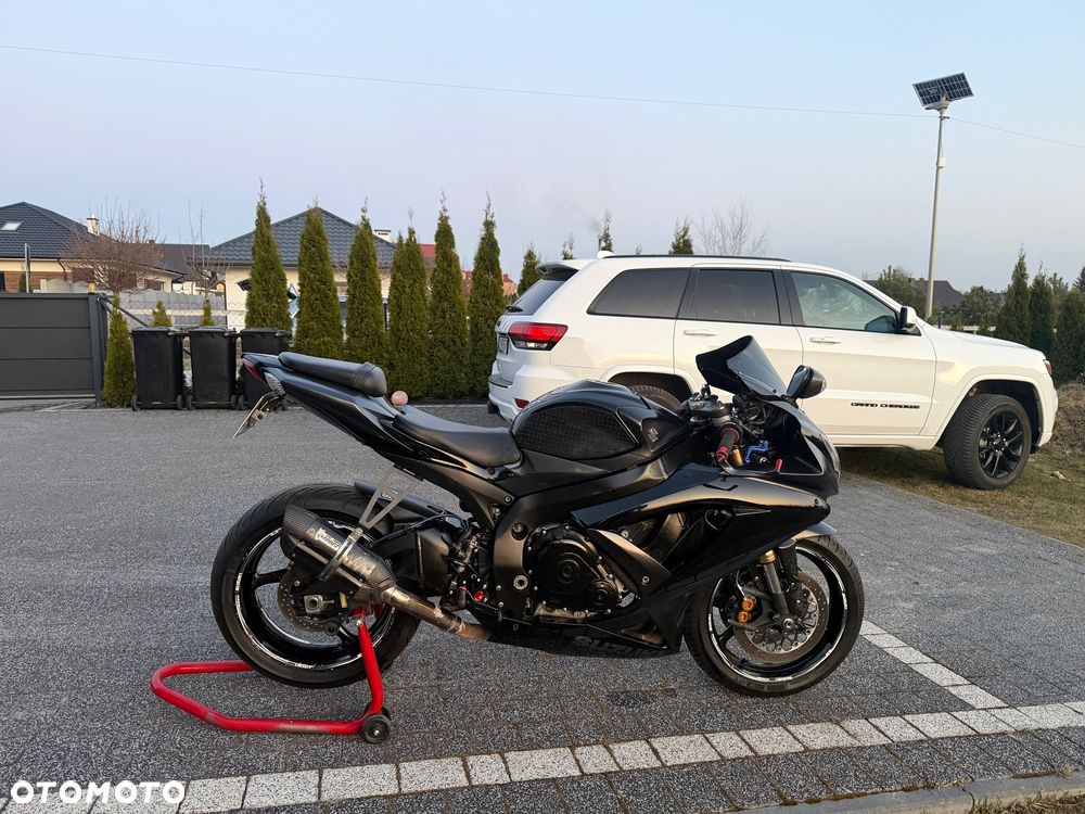 Suzuki GSX-R - 6