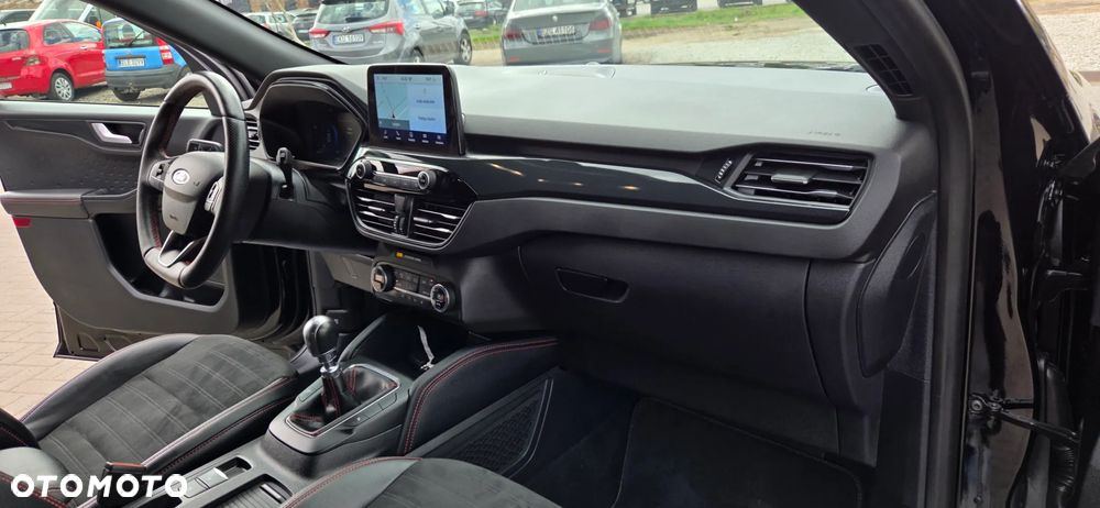Ford Kuga 2.0 TDCi 4x4 ST-Line - 40