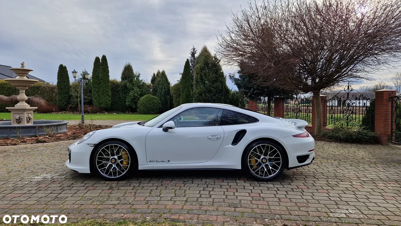 Porsche 911 Turbo S - 4