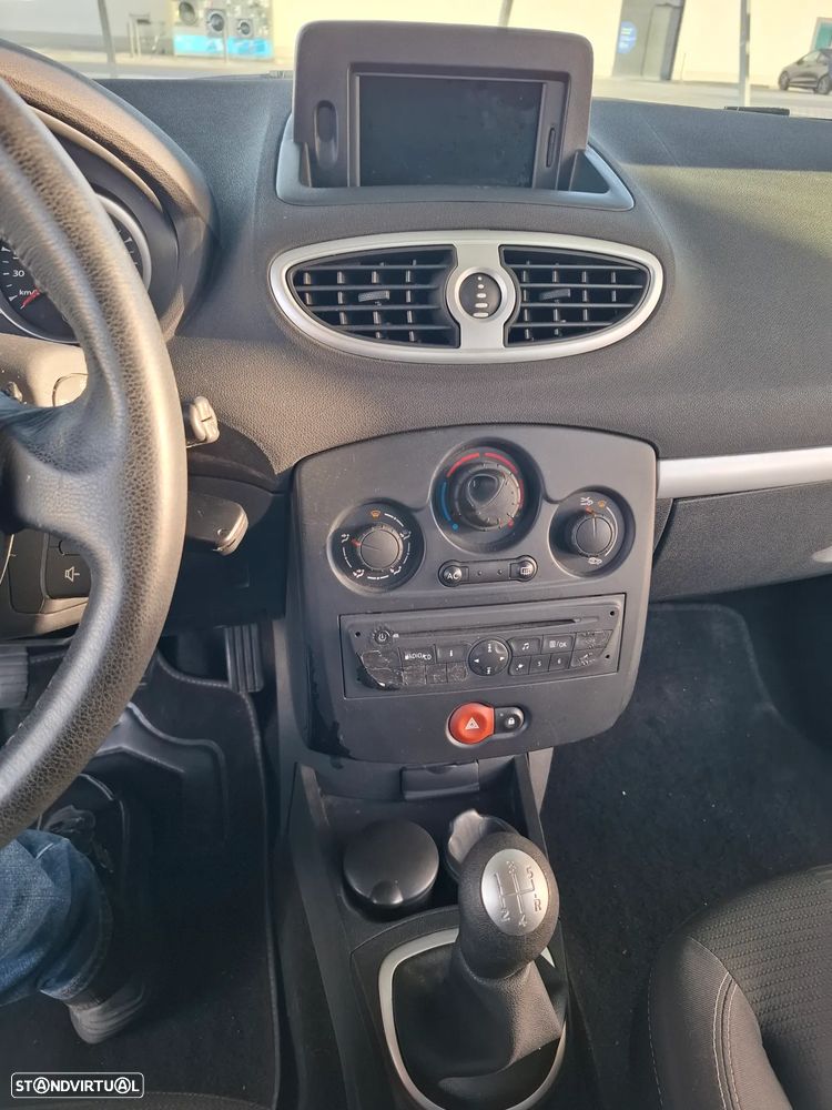 Renault Clio 1.2 16V Dynamique - 15