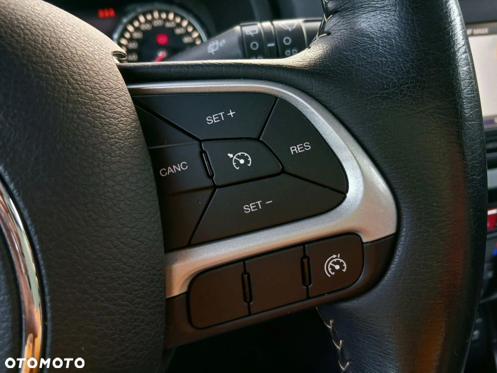 Jeep Renegade 1.4 MultiAir Limited - 29