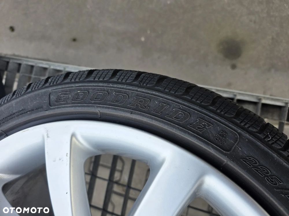AUDI KOŁA FELGI ALUMINIOWE R18 OPONY ZIMOWE 225/44 - 11