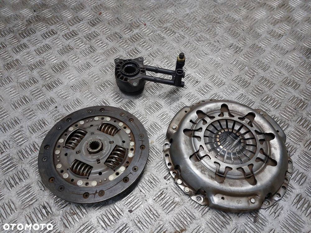 SPRZĘGŁO TARCZA + DOCISK + ŁOŻYSKO OPOROWE FORD FIESTA MK6 1.4 TDCI - 1