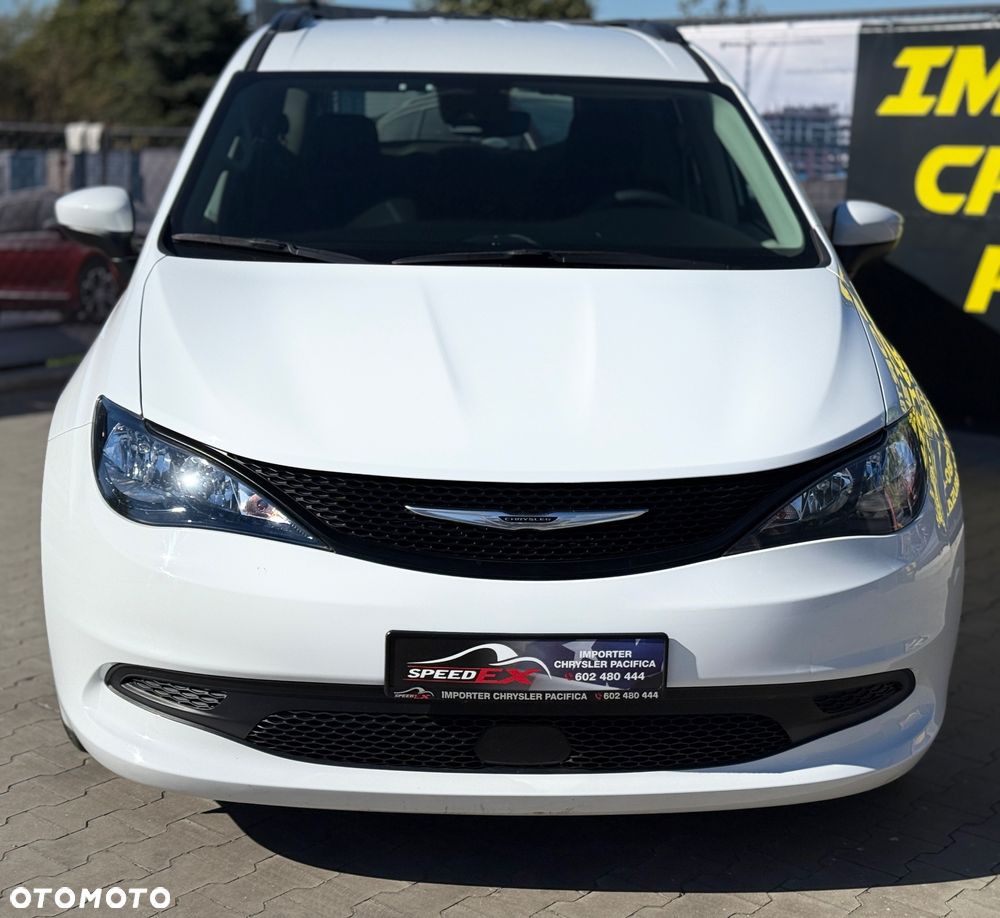 Chrysler Pacifica - 3