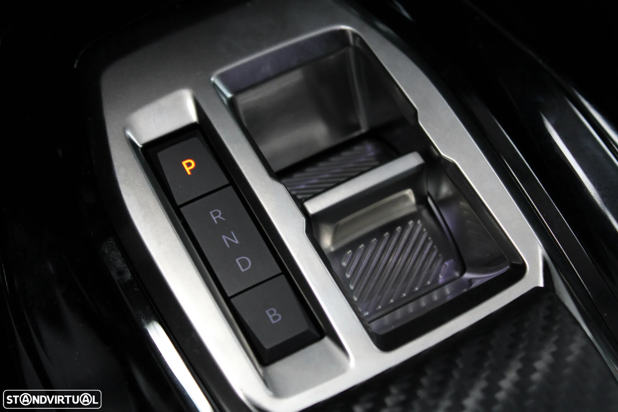 Peugeot e-2008 50 kWh Active - 17