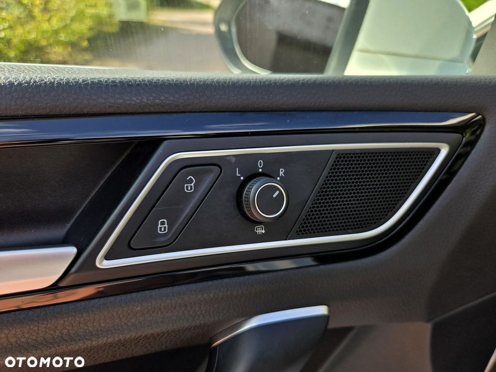 Volkswagen Golf Sportsvan - 17
