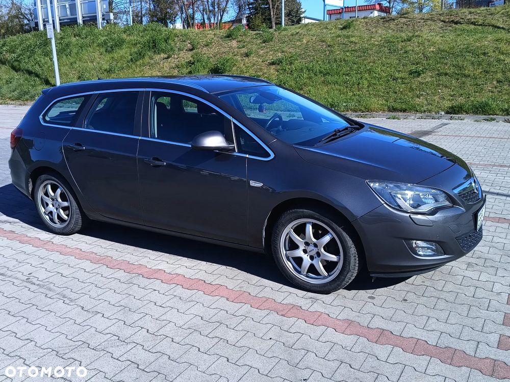 Opel Astra 1.4 T Cosmo - 14
