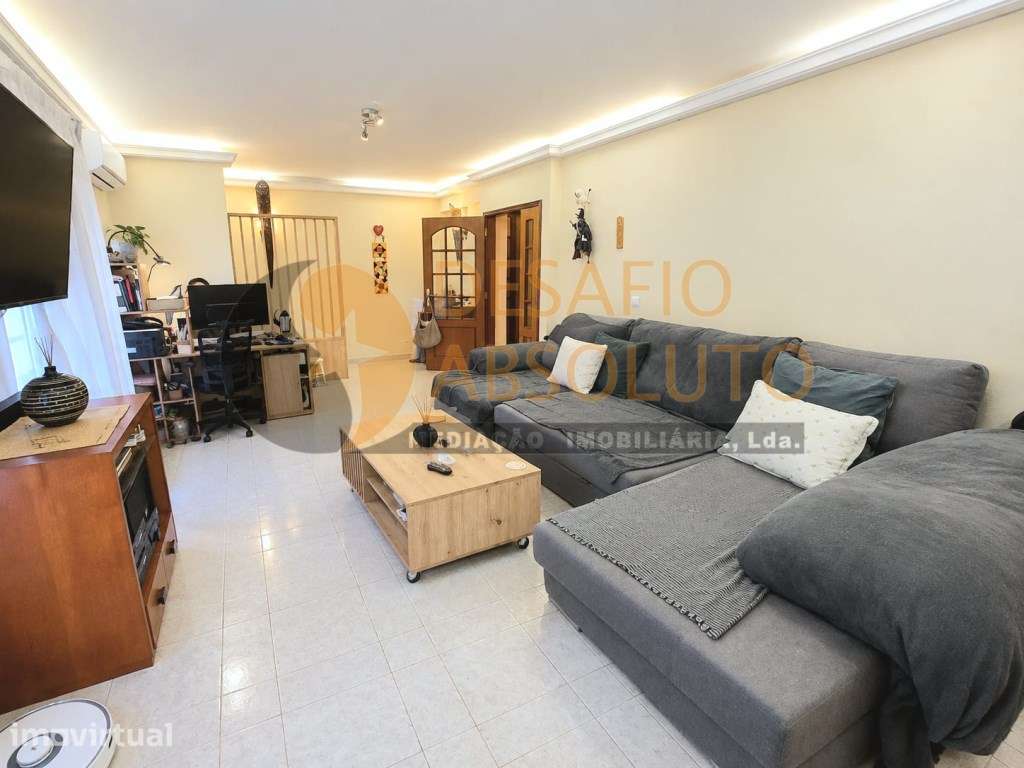 Andar de Moradia T2+1, Cave e Garagem. Montijo - Grande imagem: 4/33