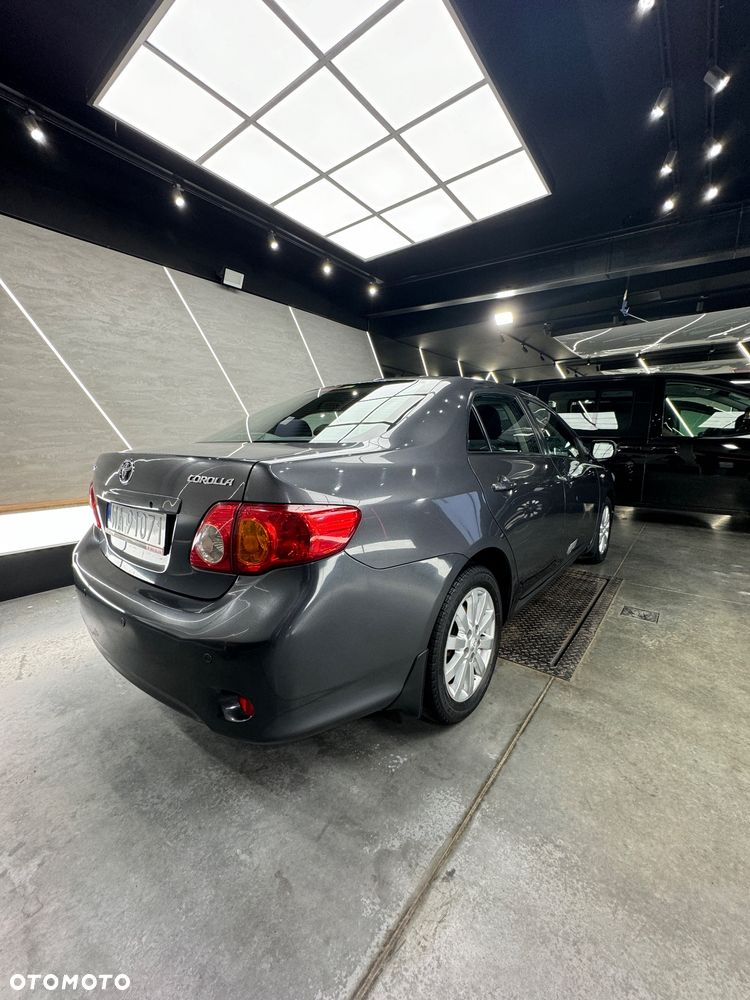 Toyota Corolla - 4