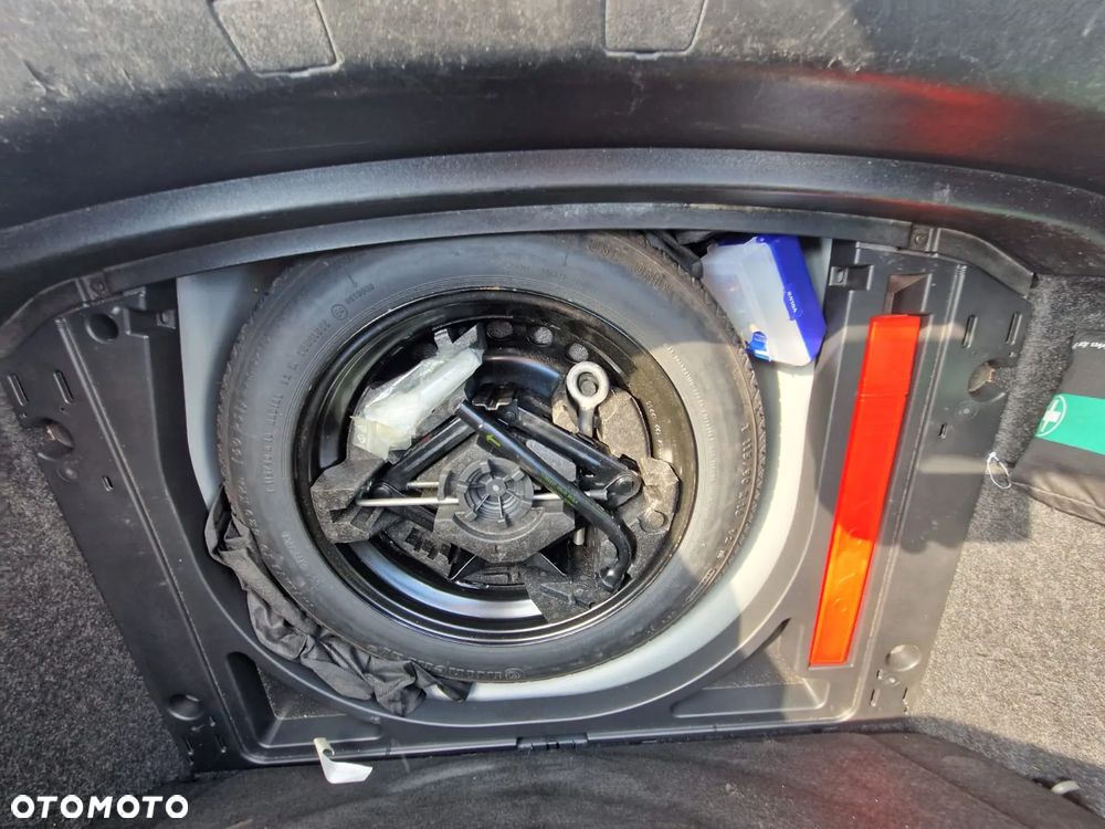 Volvo V40 D2 Kinetic - 24