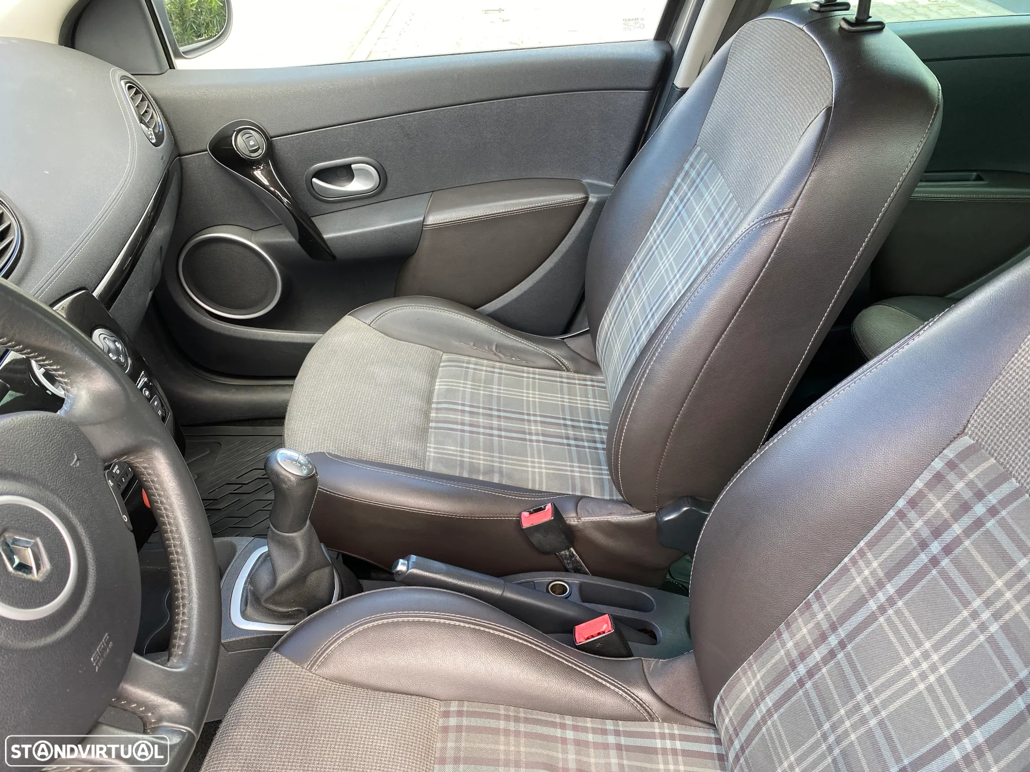 Renault Clio Break 1.5 dCi Dynamique S - 13
