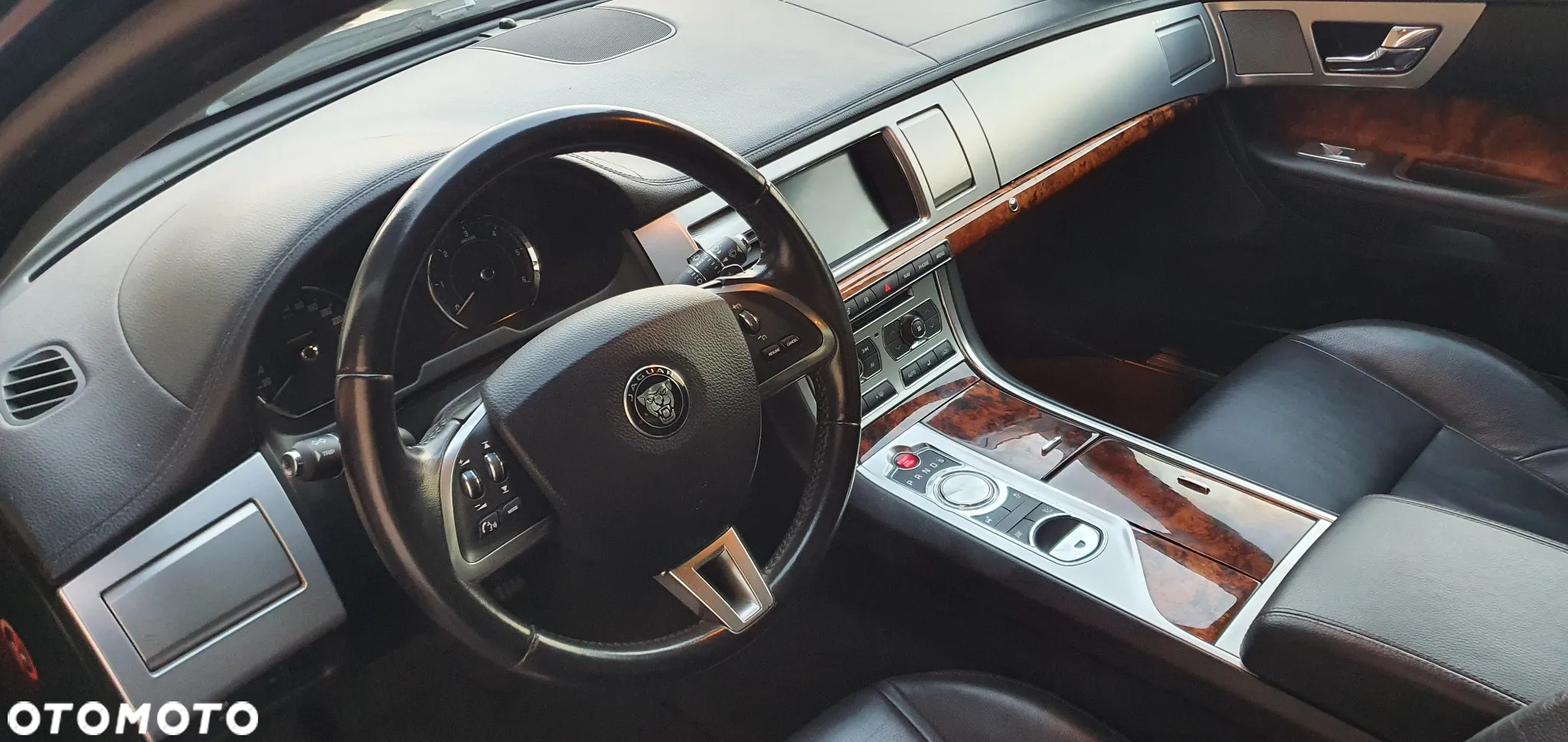 Jaguar XF - 13