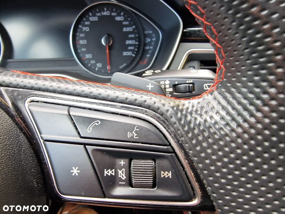 Audi A4 Avant 40 TDI quattro S tronic S line - 37