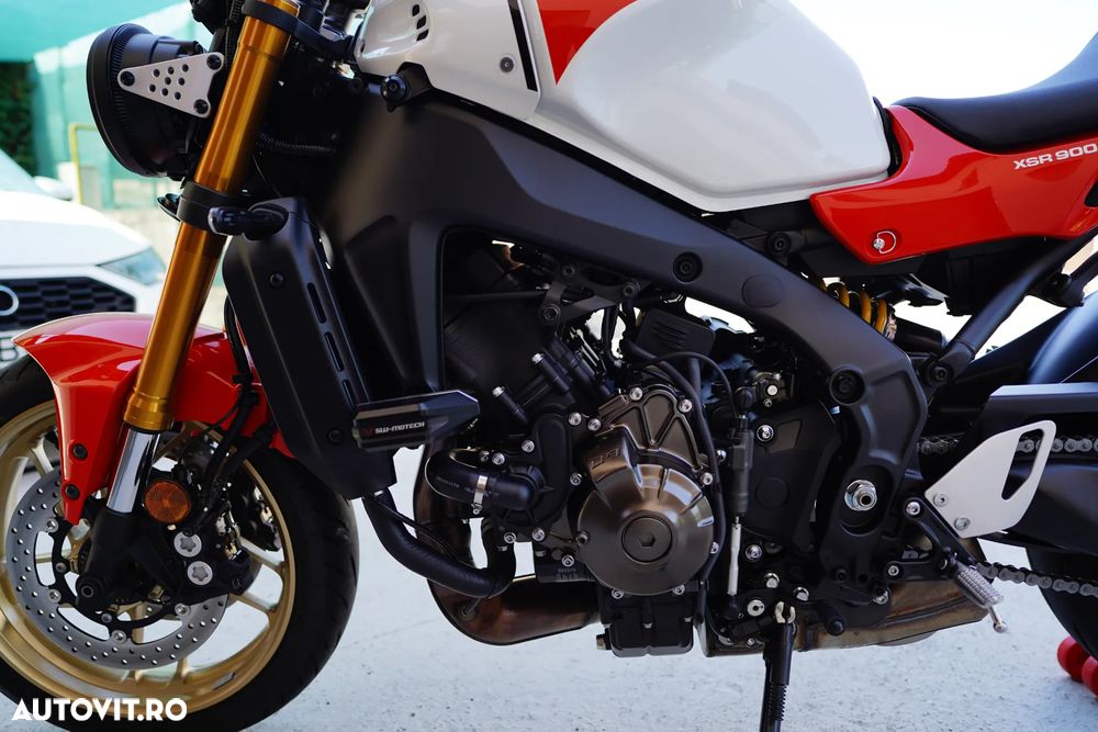 Yamaha XSR 900 - 10