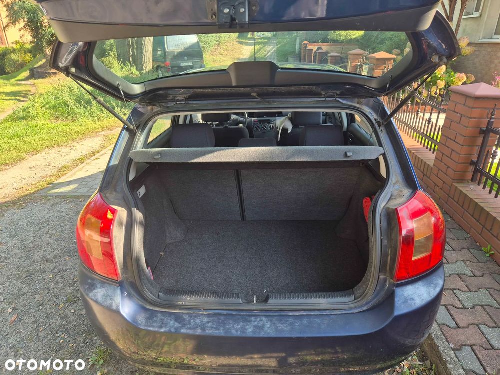 Toyota Corolla 1.6 VVT-i Sol - 4