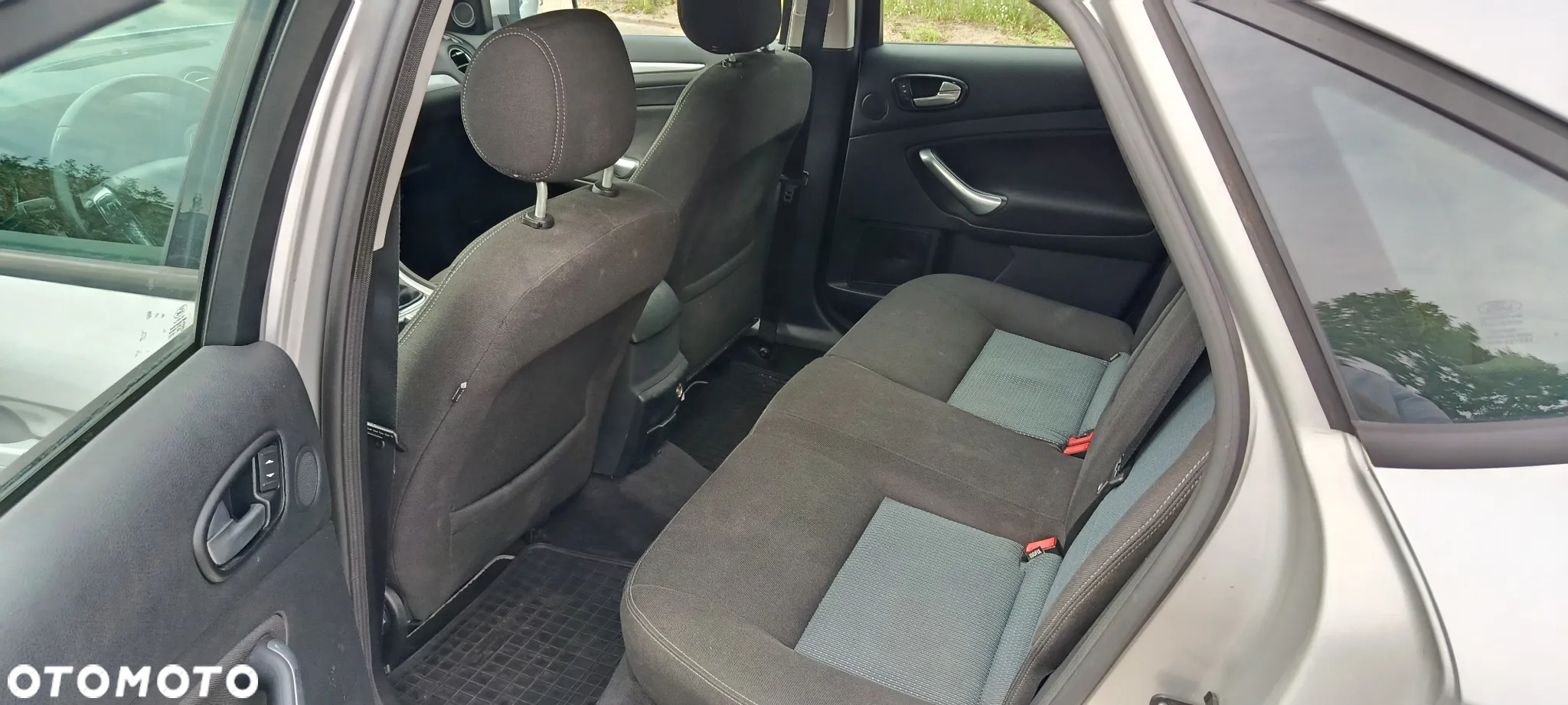 Ford Mondeo 1.8 TDCi Ambiente - 13