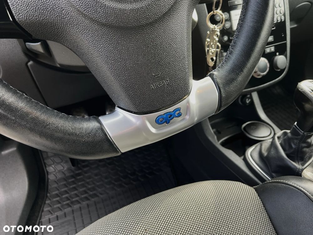Opel Corsa 1.6 Turbo OPC - 32