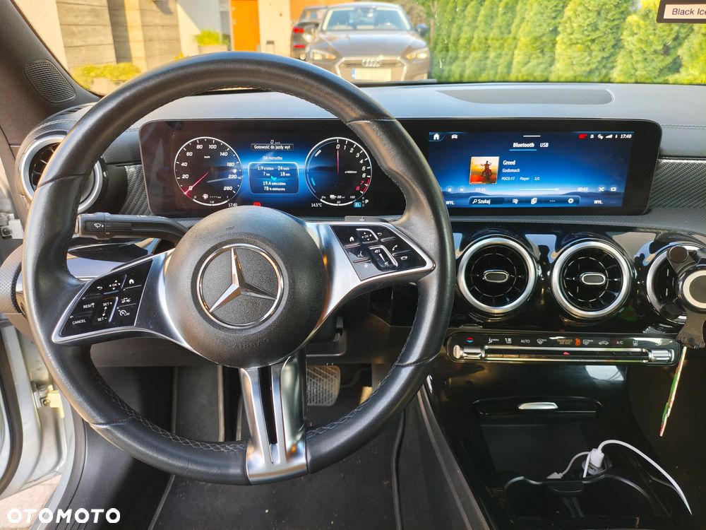 Mercedes-Benz CLA 250 e 8G-DCT Special Edition - 33