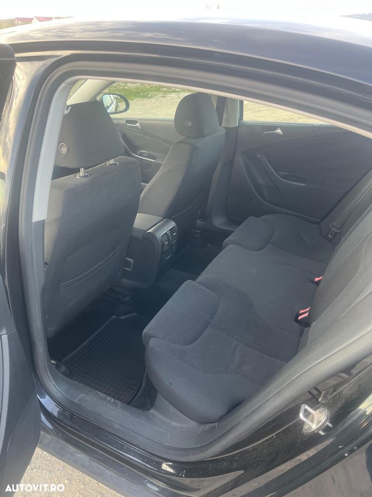 Volkswagen Passat - 16