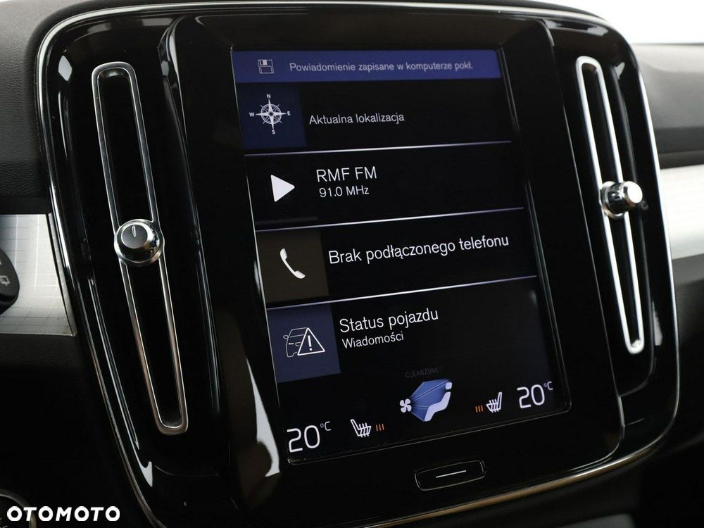 Volvo XC 40 D4 AWD Momentum Pro - 24