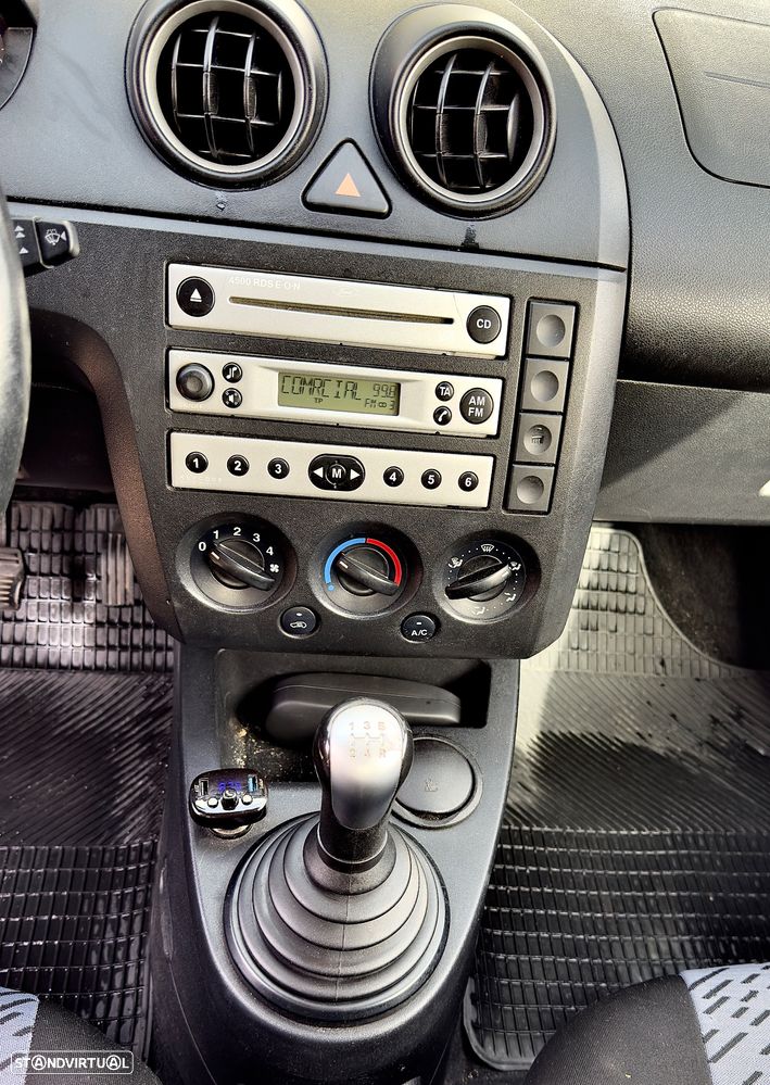 Ford Fiesta 1.4 TDCi Ambiente - 9