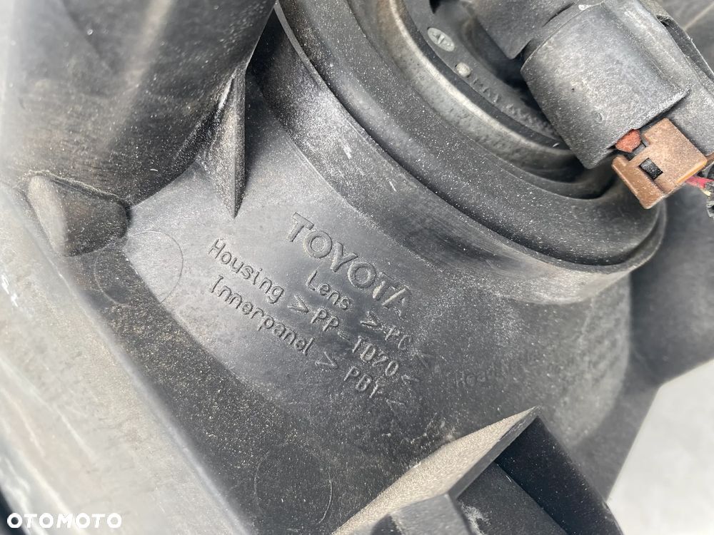 lampy rav4 III przed liftem komplet eu całe - 9