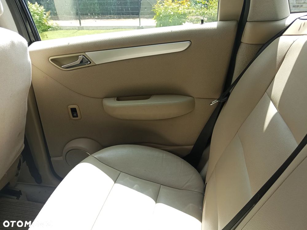 Mercedes-Benz Klasa B 180 CDI - 19