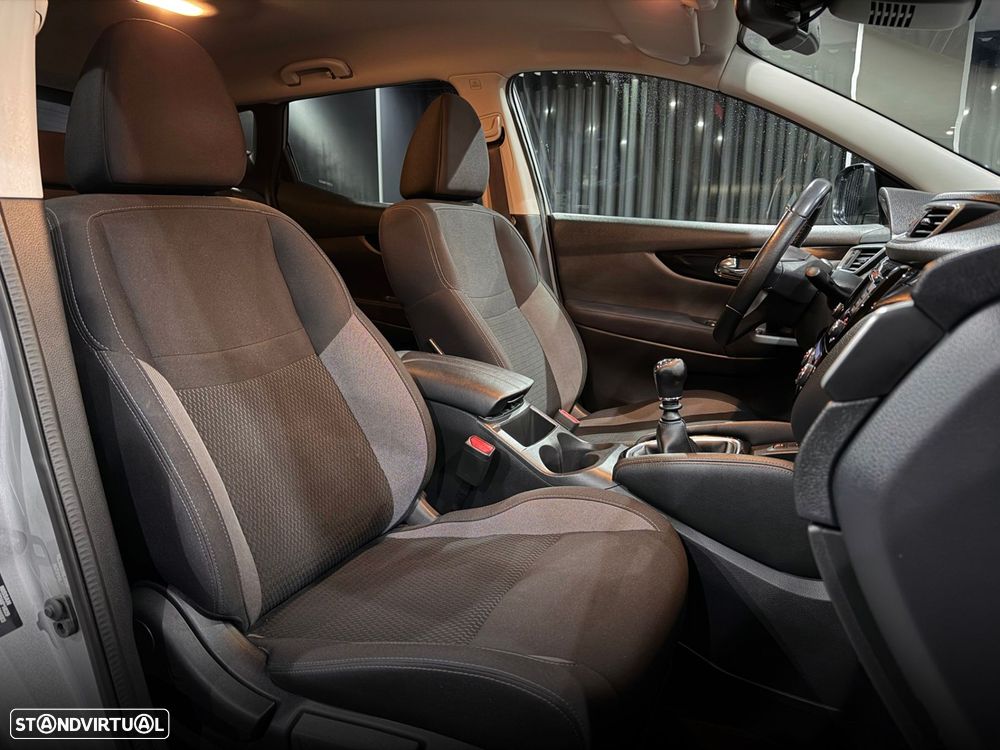 Nissan Qashqai 1.5 dCi N-Connecta - 27