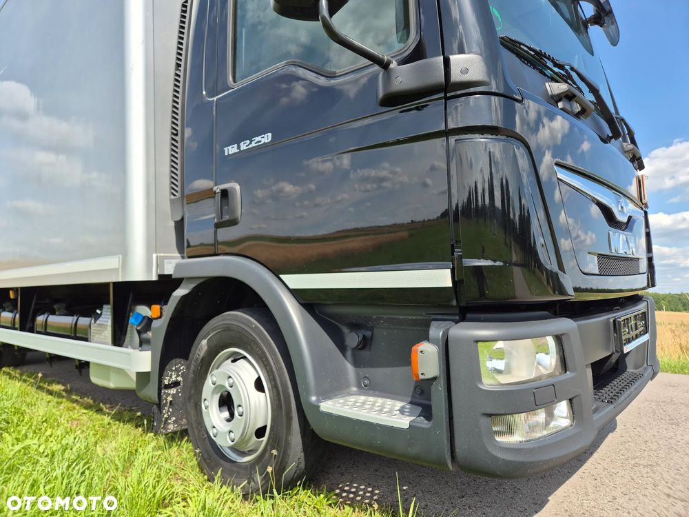 MAN TGL 12.250 3 osobowy oryginał 6.2m 7.6m HAK AUTOMAT KLIMA 12000kg ESP EURO 6 / TOP STAN / okazja nauka jazdy MOŻLIWOŚĆ DOSTOSOWANIA elka - 37