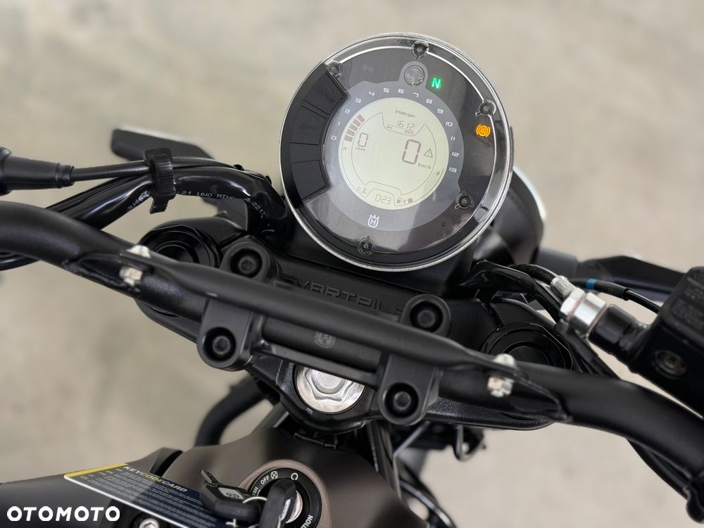 Husqvarna Svartpilen - 22