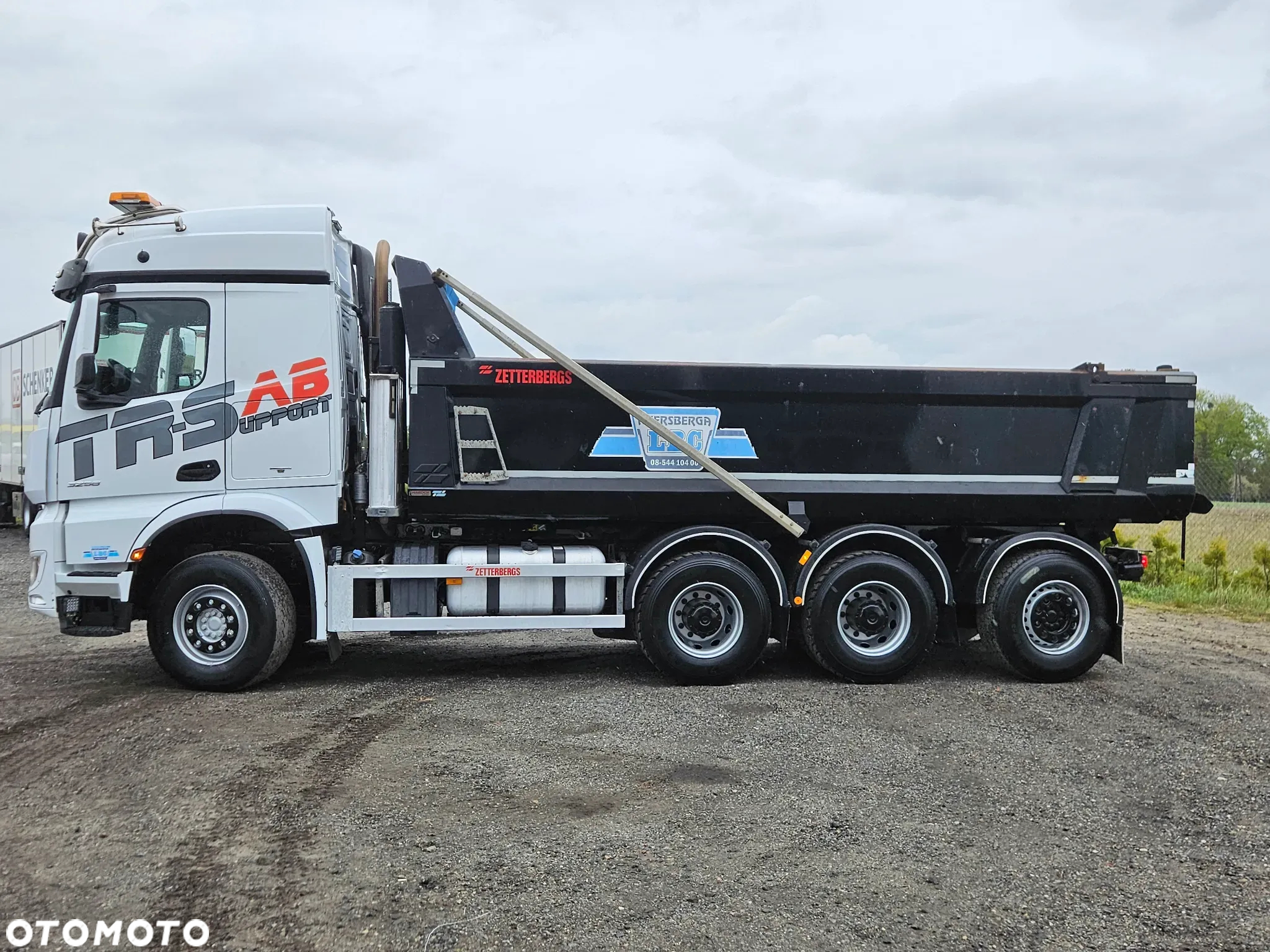 Mercedes-Benz Arocs - 26