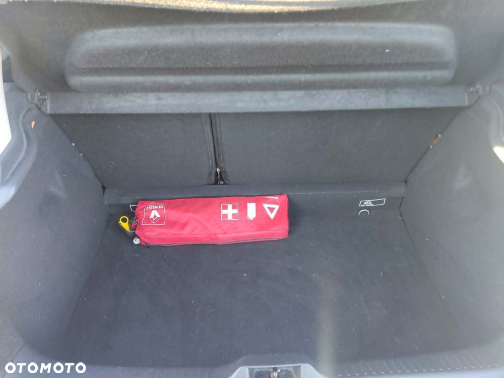Renault Clio 1.2 16V Alize - 8