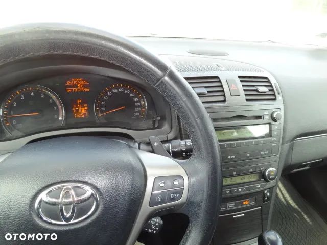 Toyota Avensis - 13