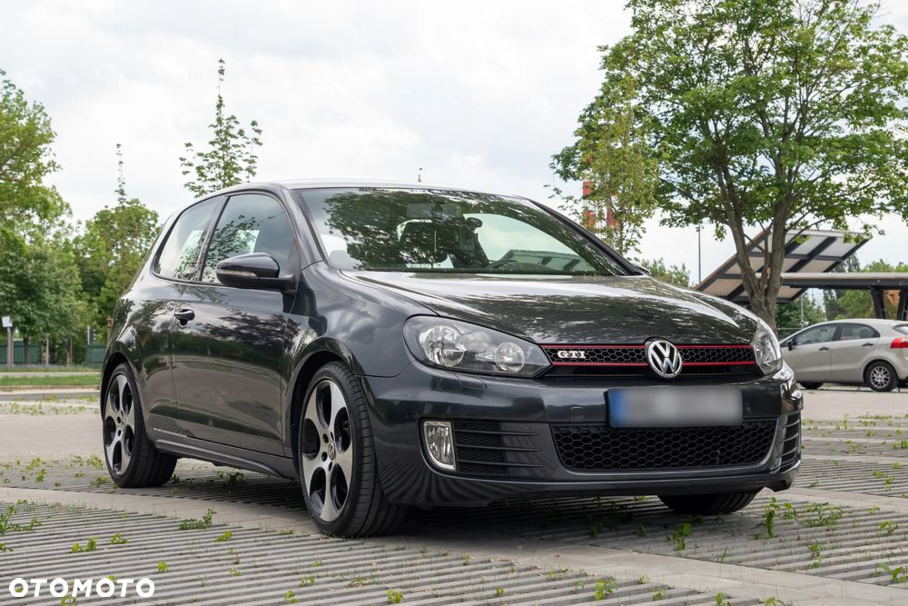 Volkswagen Golf 2.0 GTI - 1