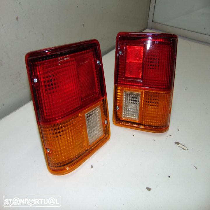 Mitsubishi Pajero 83 farolins - 2