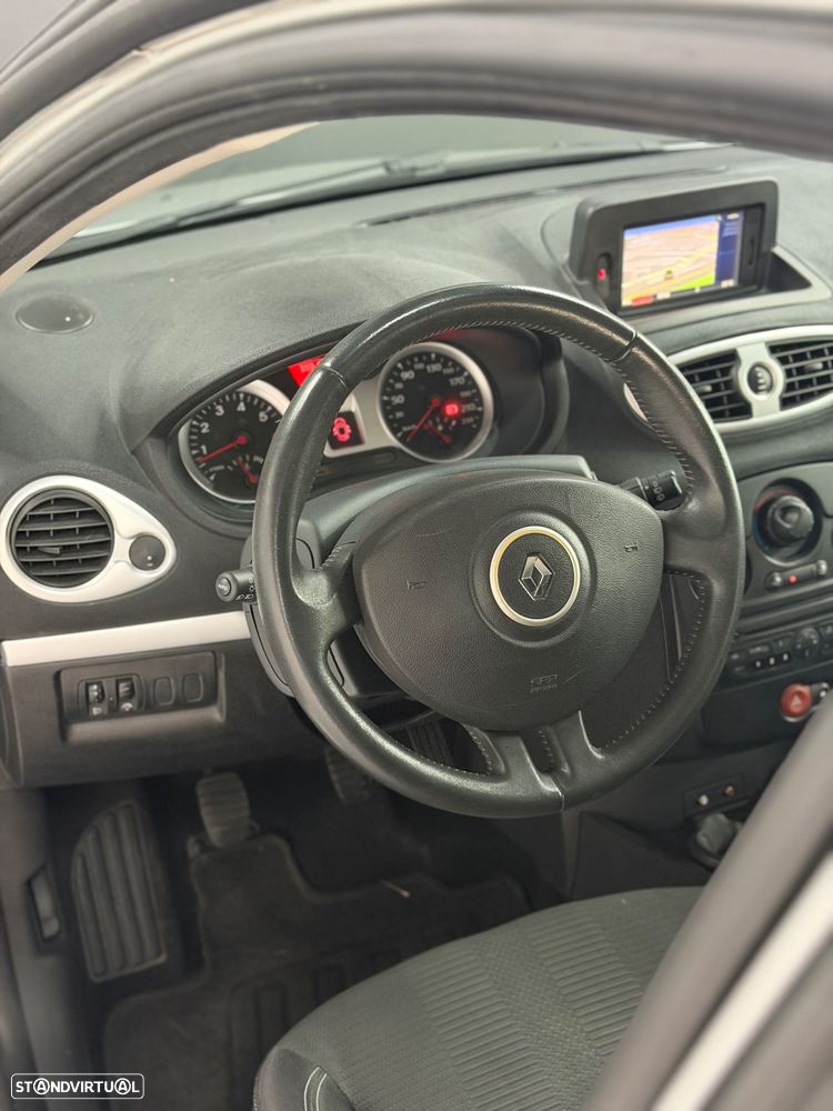 Renault Clio 1.2 16V Dynamique - 11